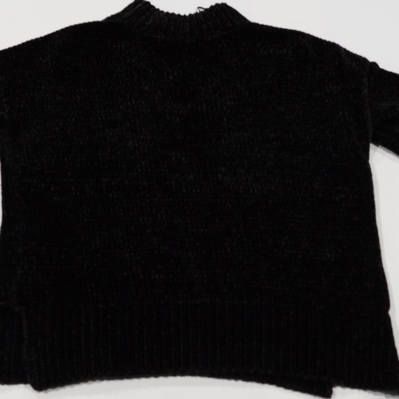 Design Lab - Black Chenille Cut-out Sweater. One Size. - Picture 9 of 10